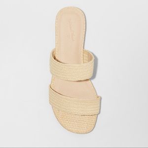Universal Thread Sandals